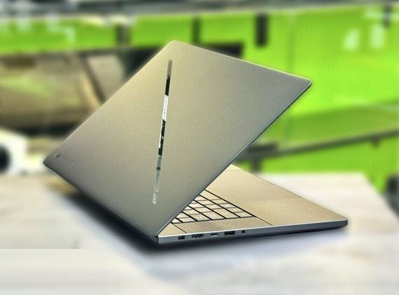 Игровой ноутбук Asus ROG Zephyrus G16 GU605M / 16" (2560x1600) OLED / Intel Core Ultra 9 185H (16 (22) ядер по 2.3 - 5.1 GHz) / 16 GB DDR5 / 2000 GB SSD M.2 / nVidia GeForce RTX 4070, 8 GB GDDR6, 128-bit / WebCam / Win 11 Home б/у | Зображення 4