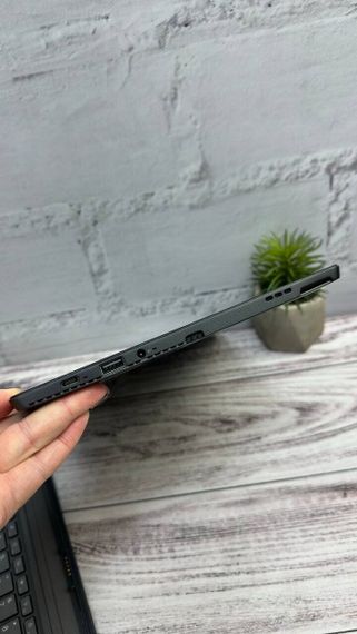 Нетбук Lenovo MIIX 520-12IKB / 12.2" (1920x1080) IPS Touch / Intel Core i5-8250U (4 (8) ядра по 1.6 - 3.4 GHz) / 8 GB DDR4 / 256 GB SSD / Intel UHD Graphics 620 / WebCam б/у | Зображення 4
