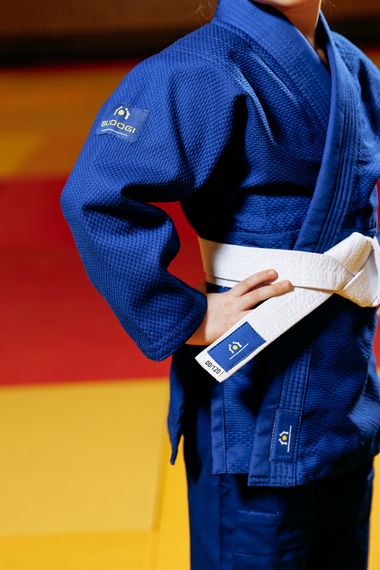 Синє дитяче кімоно для дівчаток, дзюдо, TM BUDOGI серія BEGINNER, зріст 130 см, щільність 350 гр/м.кв. | Зображення 2