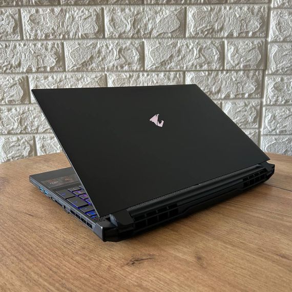 Игровой ноутбук Gigabyte Aorus 15P XD / 15.6" (1920x1080) IPS / Intel Core i7-11800H (8 (16) ядер по 2.3 - 4.6 GHz) / 16 GB DDR4 / 1000 GB SSD / nVidia GeForce RTX 3070, 8 GB GDDR6, 256-bit / WebCam б/у | Зображення 5