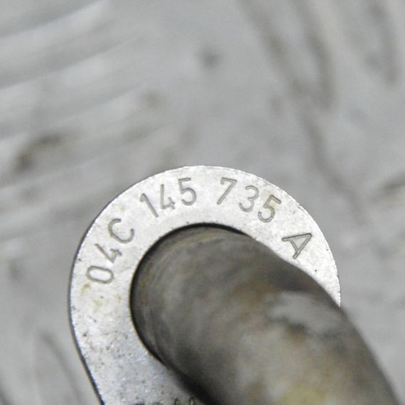 Зливна трубка турбіни 1.0 TFSI Audi A1 Трубка зливу масла Ауді а1 04C145735A | Зображення 1