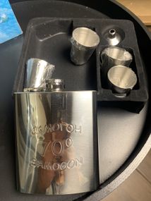 Набір фляга з чарками на 210 ml