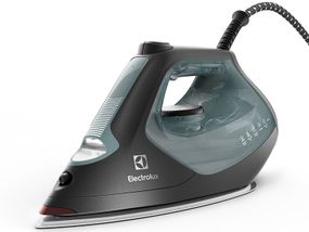 Праска Electrolux , 2600Вт, 370мл, паровий удар 230гр, алюмінієва підошва, зелено-чорний (E7SI2-6OG)