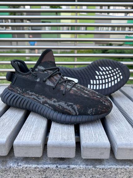Кросівки Adidas Yeesy Boost 350 Black / Camo | Зображення 1