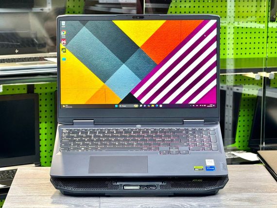 Ігровий ноутбук Lenovo LOQ 15IRH8 / 15.6" (2560x1440) IPS / Intel Core i5-12450H (8 (12) ядер по 3.3 - 4.4 GHz) / 16 GB DDR5 / 512 GB SSD M.2 / nVidia GeForce RTX 4060, 8 GB GDDR6, 128-bit / WebCam б/в | Зображення 1