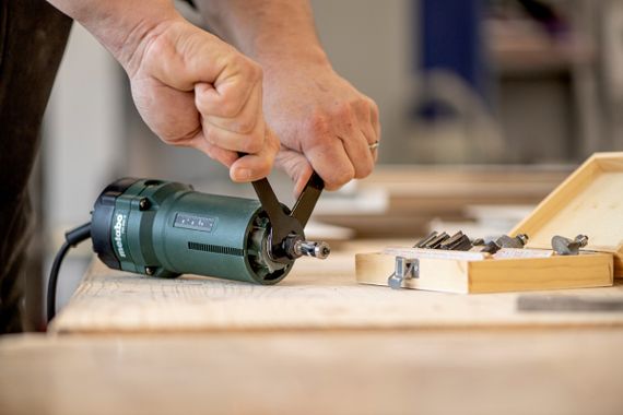 Фрезер Metabo FM 500-6, 500Вт, 6мм, 32000об/хв, висота ходу 40мм, 1.3кг (601741000) | Зображення 5