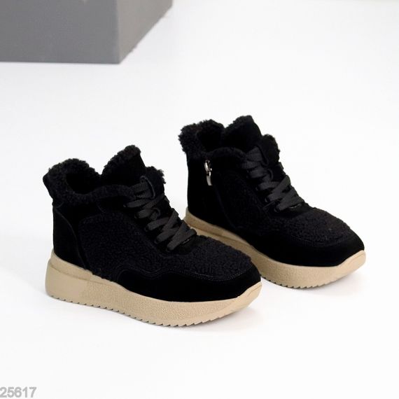 Спортивні замшеві черевики з хутром на бежевій підошві | Зображення 3