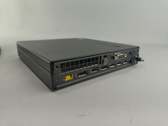 Неттоп Lenovo ThinkCentre M710q Tiny USFF / Intel Core i5-7400T (4 ядра по 2.4 - 3.0 GHz) / 8 GB DDR4 / 240 GB SSD / Intel HD Graphics 630 / VGA / Блок живлення + Монітор 24" (1920x1080) TN б/в + Поарунок Дротова клавіатура + мишка | Зображення 3