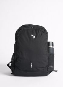 Чорний рюкзак IPPON GEAR серія ESSENTIALS