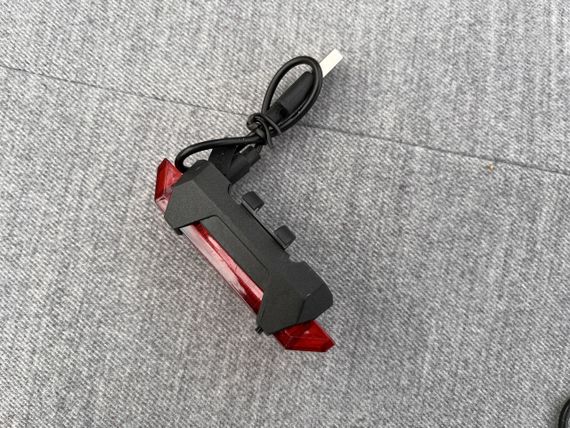 Вело фара передня та задня Bike Light 025 велосипедний акумуляторний ліхтар на велосипед з кріпленням | Зображення 8