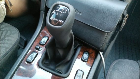 Чохол КПП -2024 ручка Elegance (кожзам) для Mercedes C-class W202 1993-2001 рр | Зображення 1