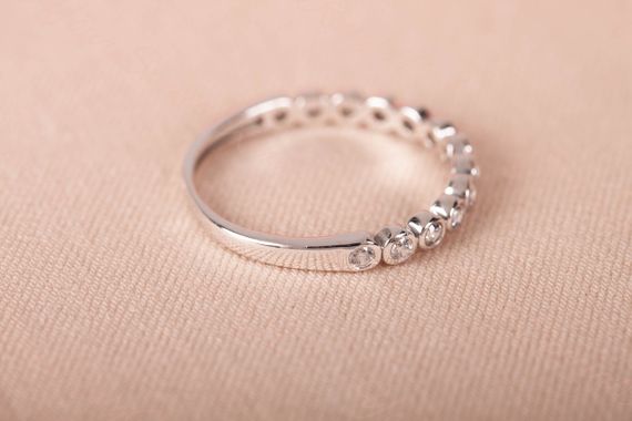 Кольцо из белого золота с фианитами 15 | Зображення 7