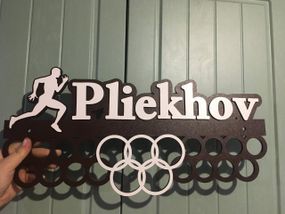 Медальниця біг, легка атлетика іменна з поличкою, дерев'яна, тримач для медалей, медальниці