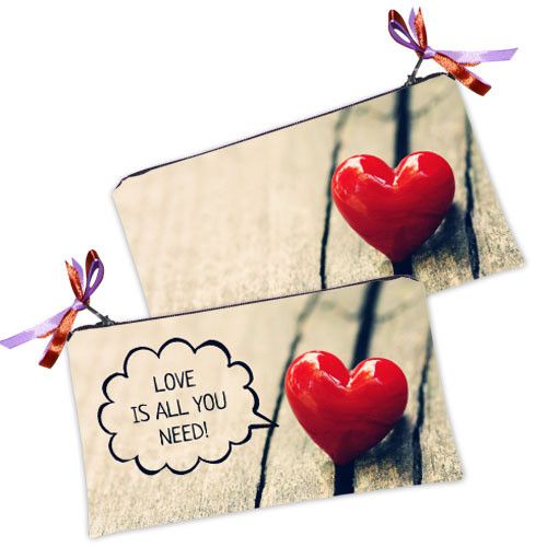 Косметичка жіноча Love is all you need! 20х12 см (K_LK044)