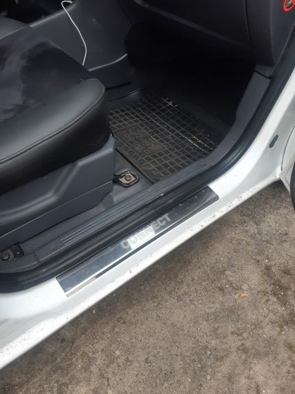 Накладки на пороги Carmos V1 (2 шт, нерж.) для Ford Connect 2010-2013 рр | Зображення 1