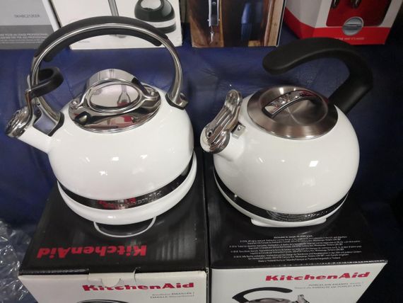 Чайник KitchenAid KTEN20CWH 2.0-Quart Kettle with C Handle and Trim Band - White | Зображення 6