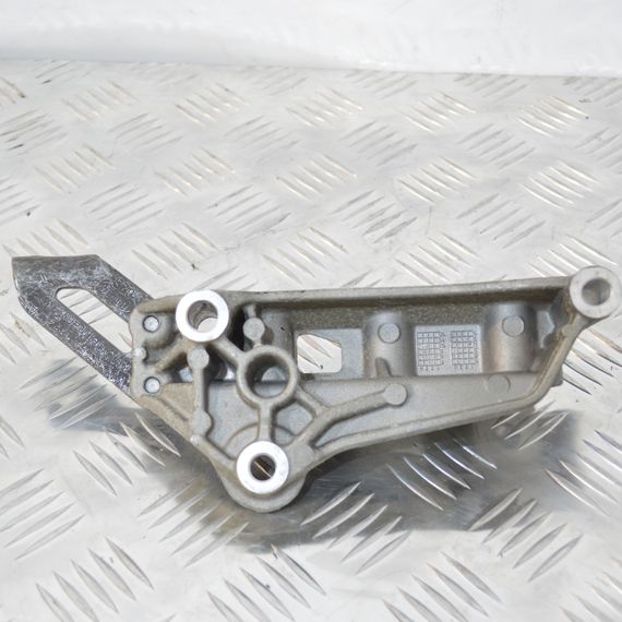 Кронштейн кріплення двигуна 1.2 TSI Skoda Fabia II Rapid 2007-2019 Лапа опора мотора Шкода Фабія 2 Рапід 03F199275C | Зображення 1