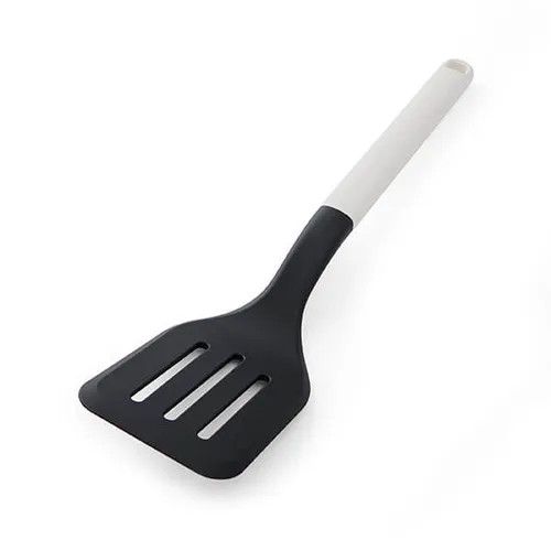 Лопатка з прорізами KitchenAid Classic KHA002OHPNG 34 см біла | Зображення 1