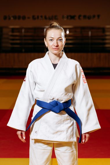 Біле кімоно для дівчат/жінок, дзюдо, TM BUDOGI серія PRO, зріст 160 см, щільність 650 гр/м.кв. | Зображення 1