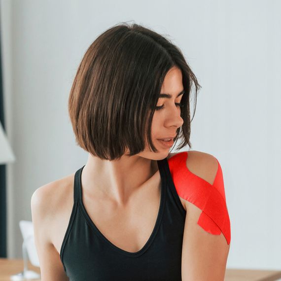 Стрічка кінезіологічна (кінезіо тейп) 4FIZJO 5 см x 5 м 4FJ0541 Red (P-5907739318800) | Зображення 2