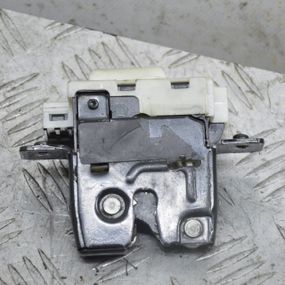 Замок кришки багажника Renault Clio III Laguna III Megane II Scenic 2005-2015 Замок багажника Рено 8200948107