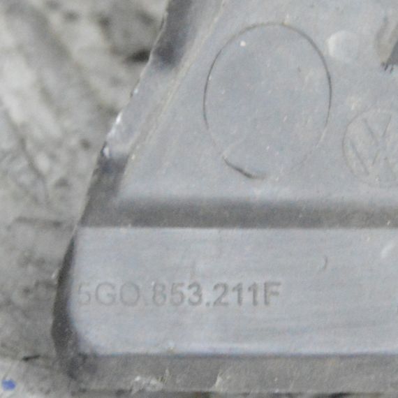 Решітка бампера передня ліва Volkswagen Golf VII 2012-2020 Рамка протитуманної фари Фольксваген 5G0853211F | Зображення 2