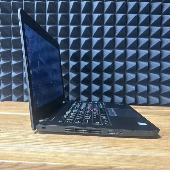 Ноутбук Б-клас Lenovo ThinkPad E460 / 14" (1366x768) TN / Intel Core i5-6200U (2 (4) ядра по 2.3 - 2.8 GHz) / 8 GB DDR3 / 128 GB SSD / Intel HD Graphics 520 / WebCam б/в | Зображення 4