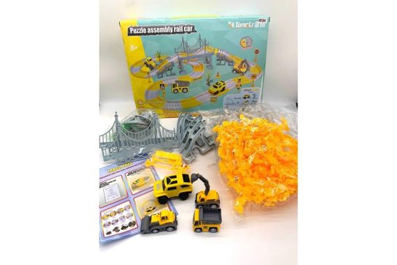 Гоночный игровой трек с машинкой на батарейке для детей 333 деталей