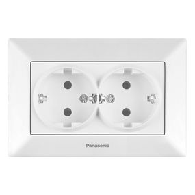 Розетка Panasonic Arkedia Slim двойная с заземлением,белая