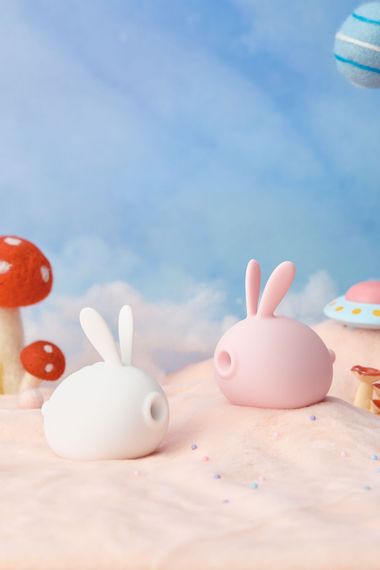 Вакуумний кліторальний стимулятор з вібрацією KISTOY Too Simple White | Зображення 3