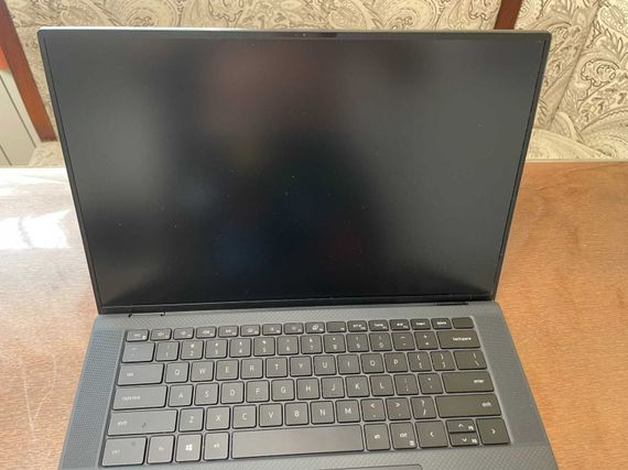 Мобильная рабочая станция Dell Precision 5550 / 15.6" (1920x1200) IPS / Intel Core i7-10750H (6 (12) ядра по 2.6 - 5.0 GHz) / 16 GB DDR4 / 512 GB SSD / nVidia Quadro T1000, 4 GB GDDR5, 128-bit / WebCam б/у | Зображення 2