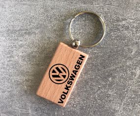 Деревянный брелок с логотипом Volkswagen  (15010102021)