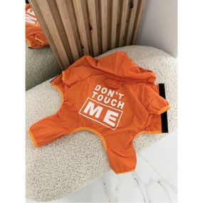 Дождевик для собак с надписью DON’T TOUCH ME, водонепроницаемый комбинезон с капюшоном и дырочкой под поводок на четыре лапы