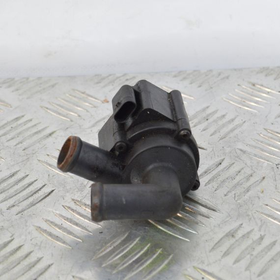 Водяний насос 1.6 / 2.0 TDI Skoda Octavia Superb Yeti 2004-2017 Помпа водяна Шкода Октавія Суперб Йеті 5N0965561 | Зображення 1