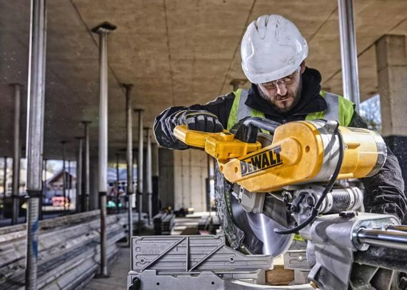 Пила настільна мережева DeWalt DWS780 | Зображення 1