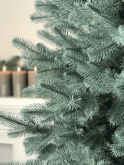 Ялинка штучна Lux лита 220 см блакитна з металевою підставкою | Зображення 1
