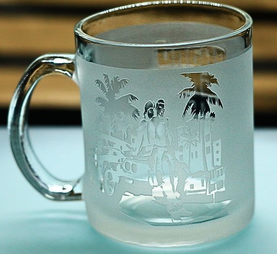 Стеклянная чашка 320 мл GTA с гравировкой подарок для фаната GTA игровая кружка ГТА