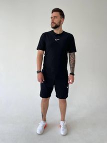 Футболка nike чорна