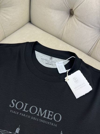 Футболка чоловіча Brunello Cucinelli чорного кольору з принтом Solomeo f715 | Зображення 2