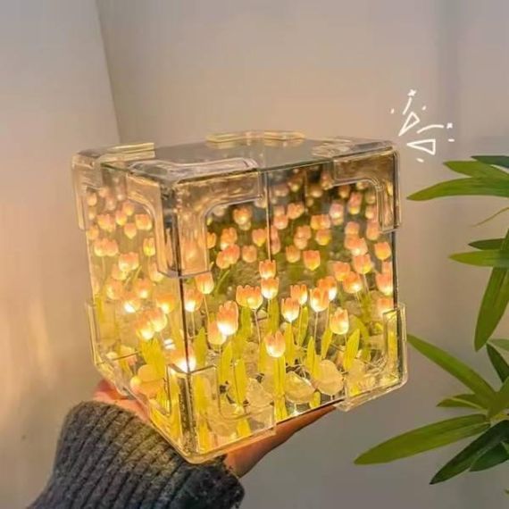 Светильник декоративный аккумуляторный Куб с тюльпанами Magic Cube Night Light 214