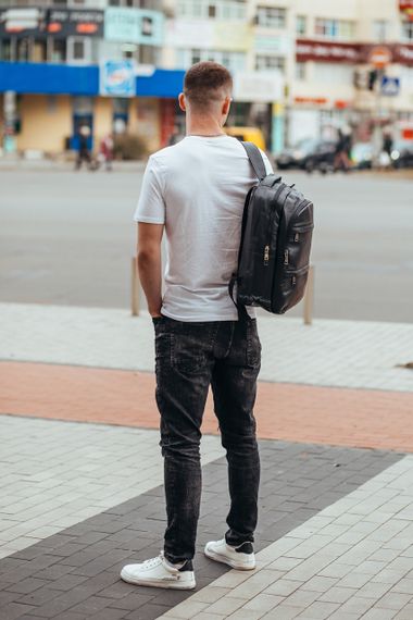 Чоловічий рюкзак для ноутбука та документів з натуральної шкіри Tiding Bag B2-37342A | Зображення 1