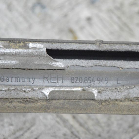 Накладка задніх дверей нижня ліва Audi A2 8Z 1999-2005 Молдинг задніх лівих дверей Ауді а2 8з 8Z0854949L | Зображення 4