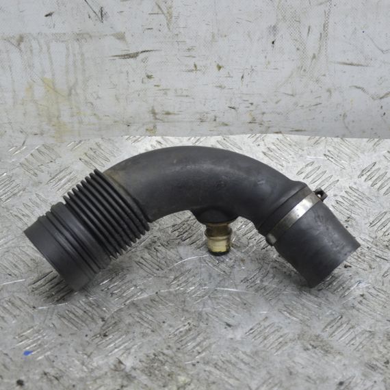 Патрубок повітряного фільтра Fiat Doblo 1.3 MJTD 2000-2009 Патрубок повітряний Фіат Добло A947