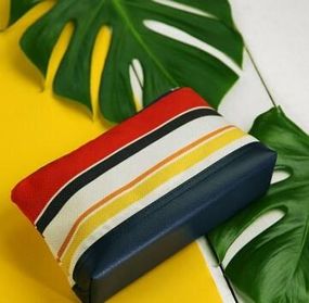 Косметичка дорожная женская Lovely Разноцветные полосы 26x15x8 см