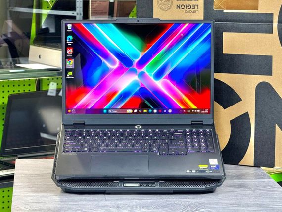 Игровой ноутбук Lenovo Legion 5 15IAX10 / 15.1" (2560x1600) OLED / Intel Core Ultra 7 255HX (20 ядер по 2.4 - 5.2 GHz) / 16 GB DDR5 / 1000 GB SSD NVMe / nVidia GeForce RTX 5060, 8 GB GDDR7, 128-bit / WebCam / Win 11 Home б/у | Зображення 1