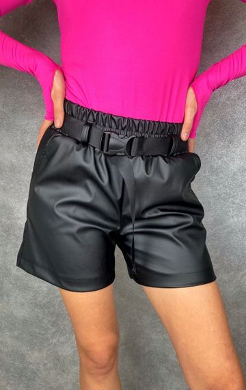 Женские модные шорты с ремнем из матовой эко кожи OB071 размер 42, цвет черный