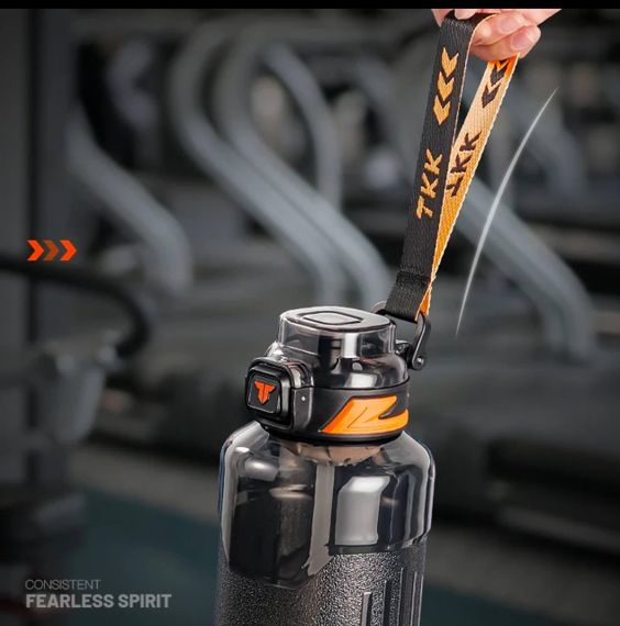 Спортивна пляшка TKK 1500 мл (1.5 л) — Біла Tritan BPA-free, ударостійка еко-пляшка з антиковзкою вставкою | Зображення 5