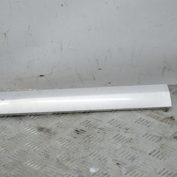 Накладка передніх лівих дверей Mercedes C-Class W203 2001-2007 Молдинг дверей передній лівий Мерседес A2036902162 | Зображення 3