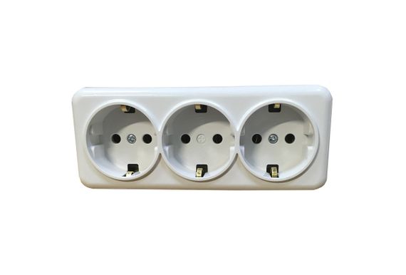 Розетка внешней установки 3-я з/к белая IP20 Lemur Ny95000986 | Зображення 1
