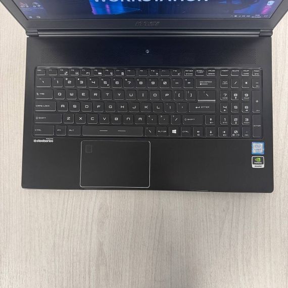 Мобильная рабочая станция MSI WS63 7RK / 15.6" (1920x1080) IPS / Intel Core i7-7920HQ (4 (8) ядра по 3.1 - 4.1 GHz) / 16 GB DDR4 / 512 GB SSD / nVidia Quadro P3000, 6 GB GDDR5, 192-bit / WebCam б/у | Зображення 2
